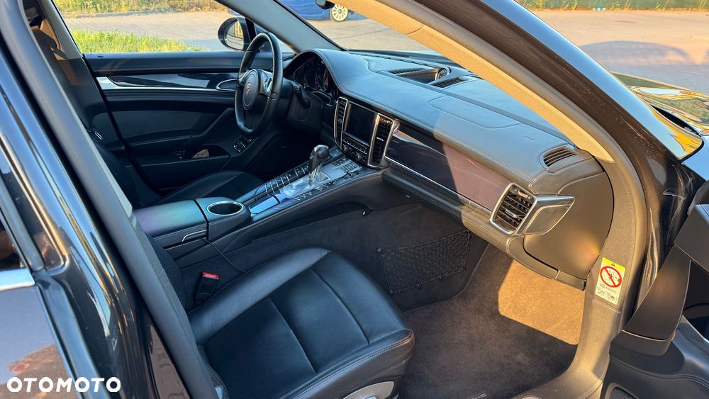 Porsche Panamera 4S - 5