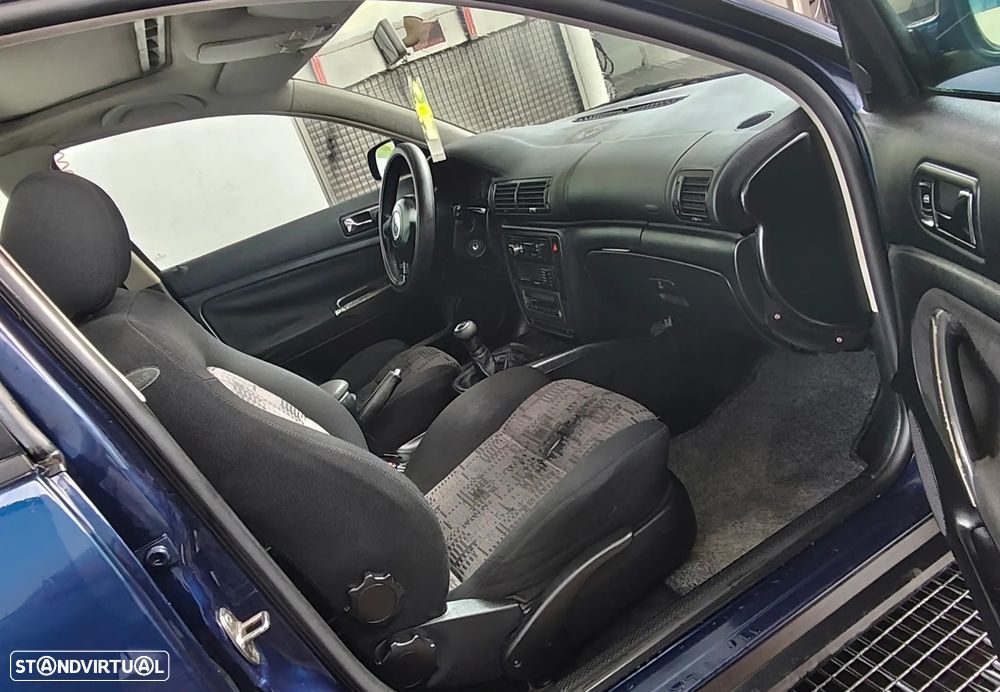 VW Passat Variant 1.9 TDi Trendline - 8