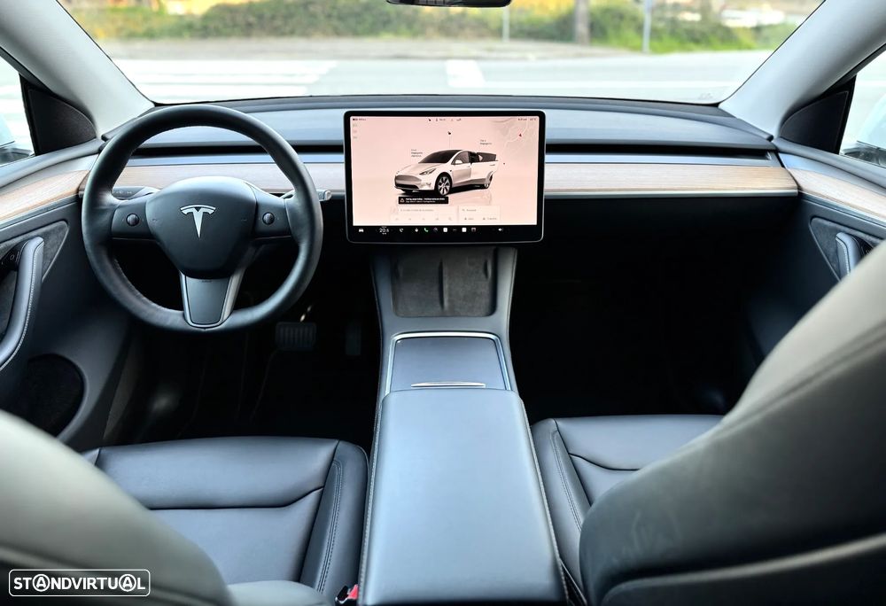 Tesla Model Y Long Range Dual Motor AWD - 18