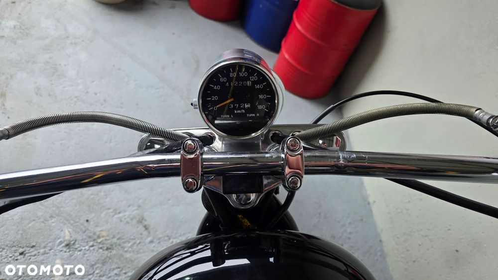 Suzuki Intruder - 14