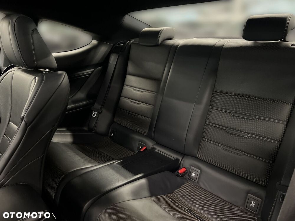 Lexus RC 200t / 300 F Sport - 16