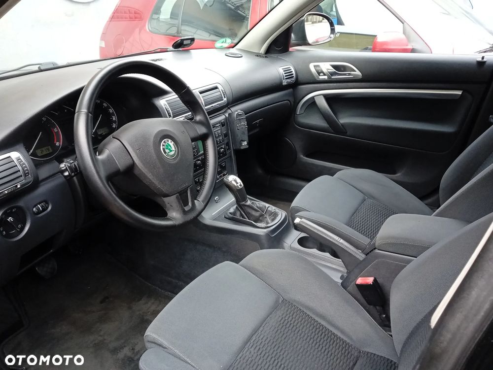 Skoda Superb 2.0 TDI DPF Comfort - 19