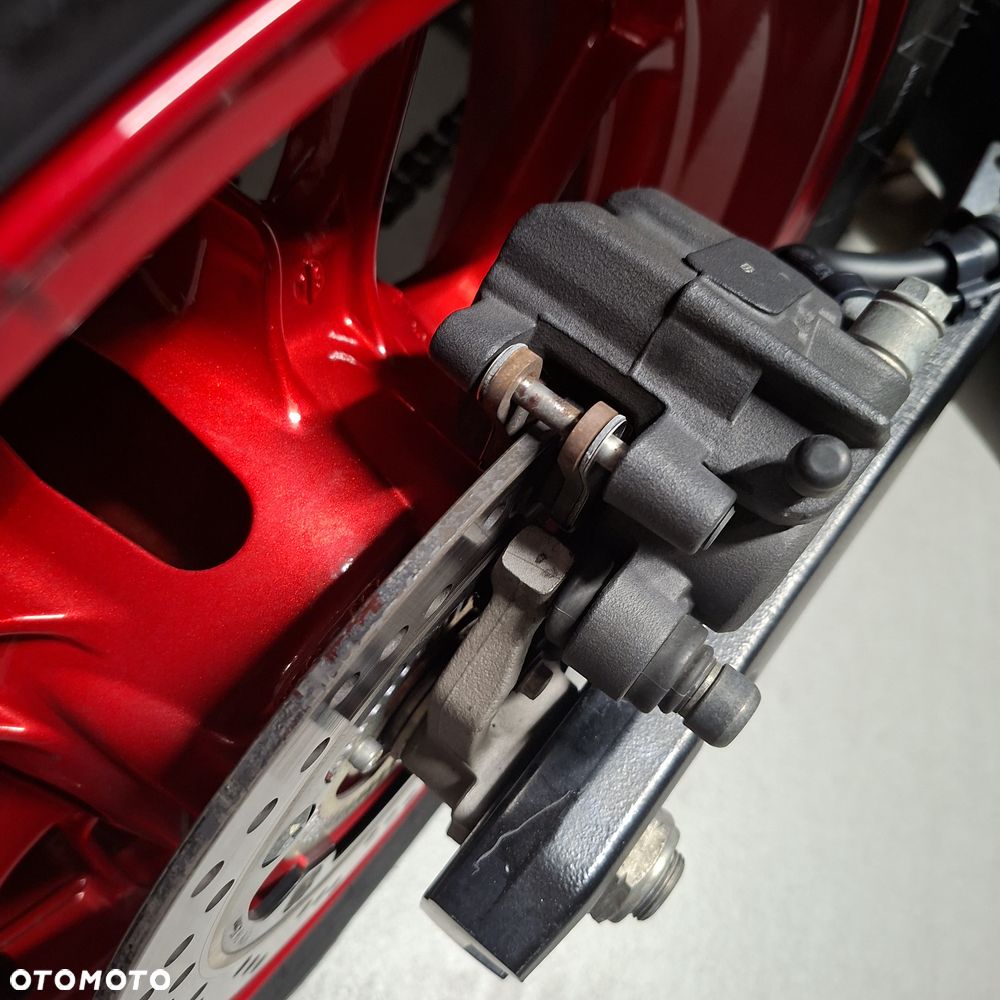 Suzuki GSX-R - 13