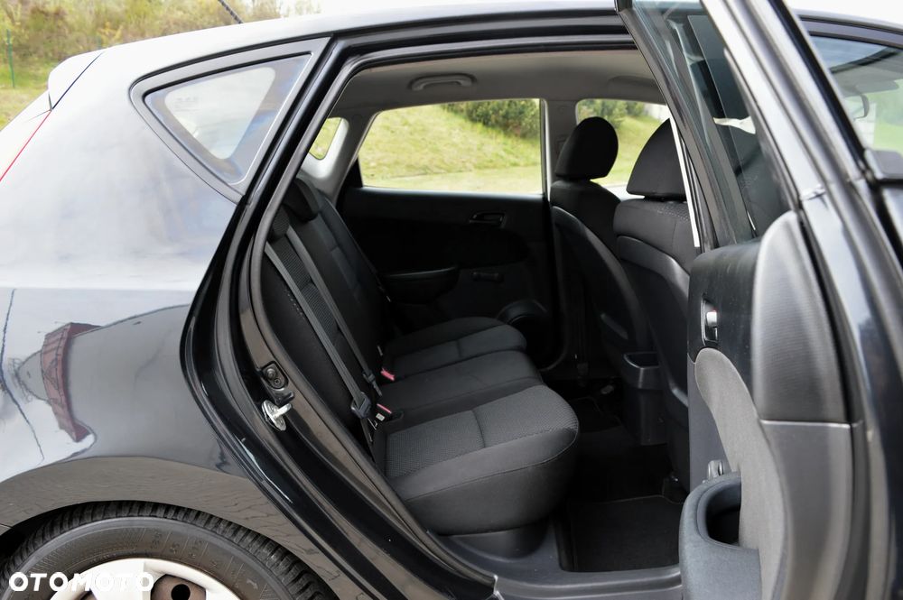 Hyundai i30 1.4 Classic + - 12
