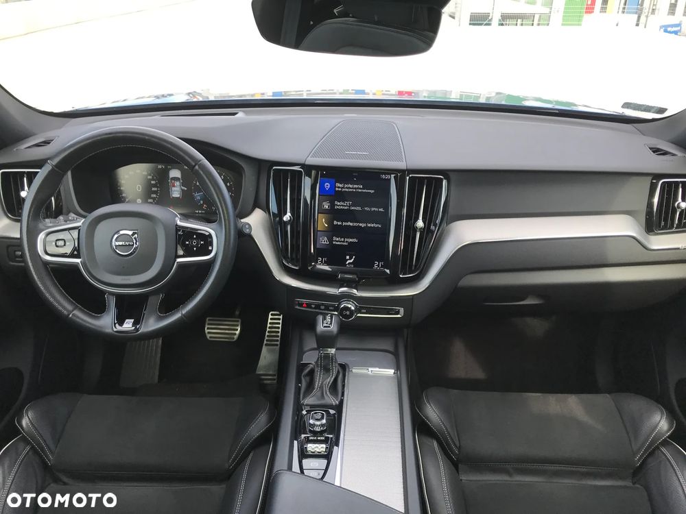 Volvo XC 60 T4 R-Design - 29