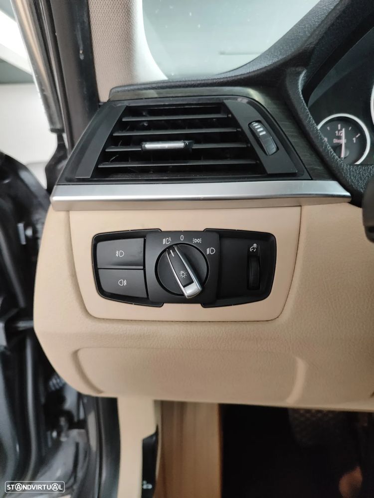 BMW 318 d Touring Auto Line Luxury - 28