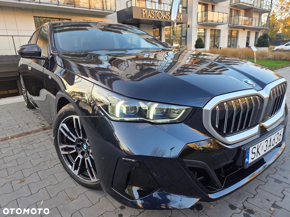 BMW 5 Series 2023 photo 3