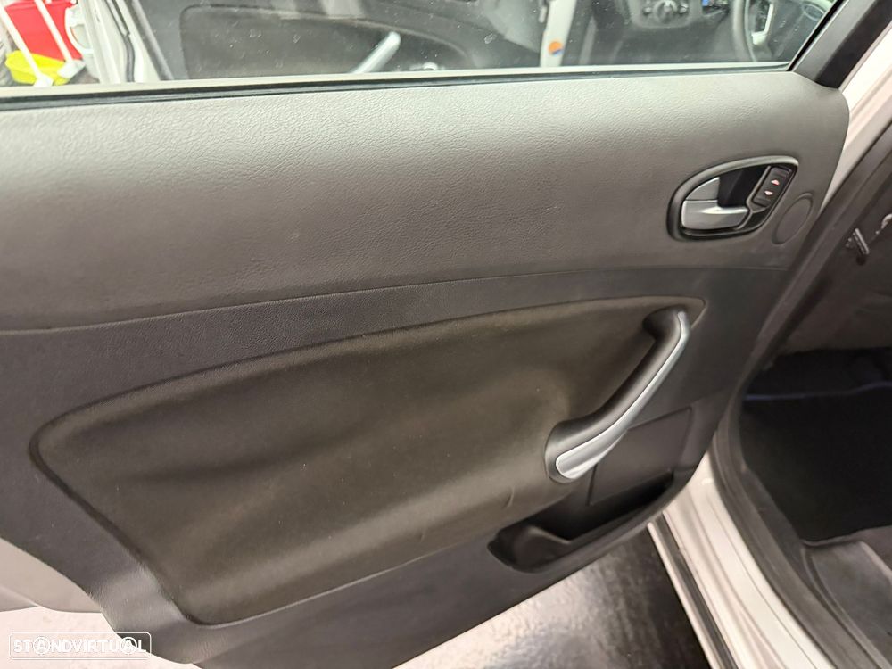 Ford Mondeo 1.8 TDCi ECOnetic - 11