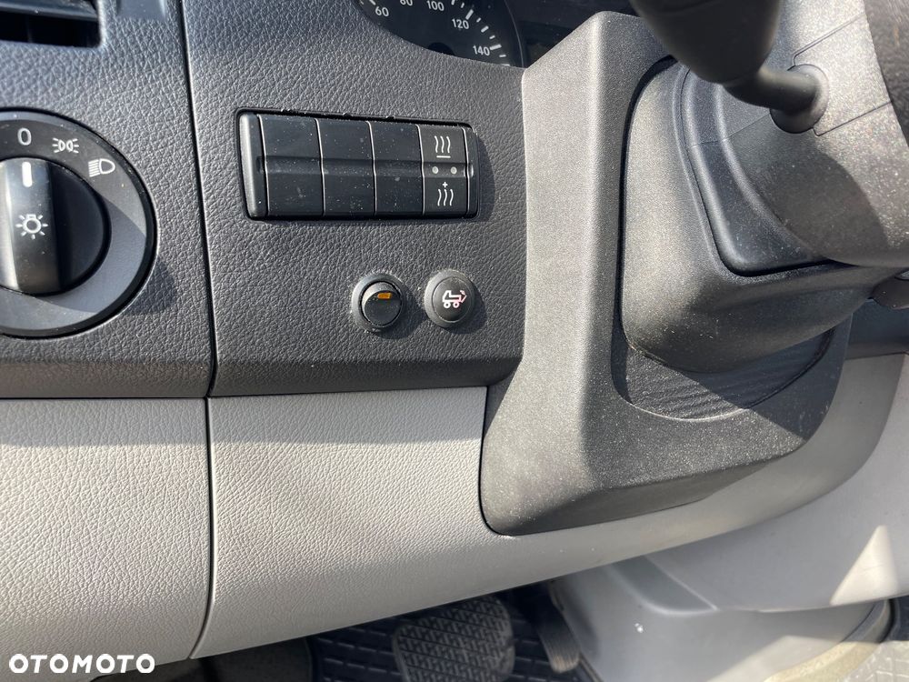 Mercedes-Benz Sprinter - 12
