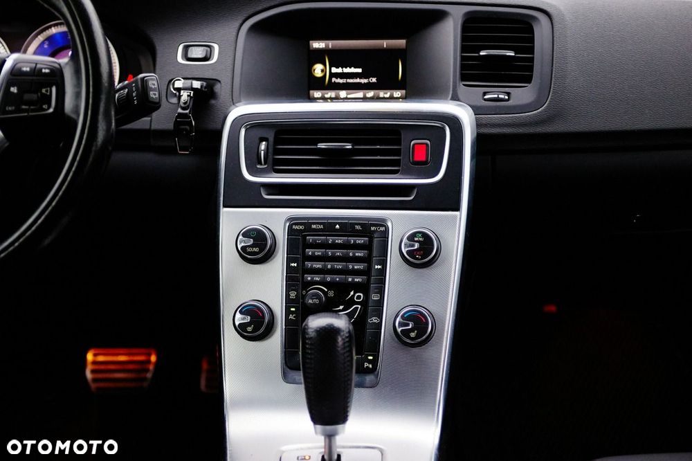 Volvo V60 D4 Geartronic RDesign - 20