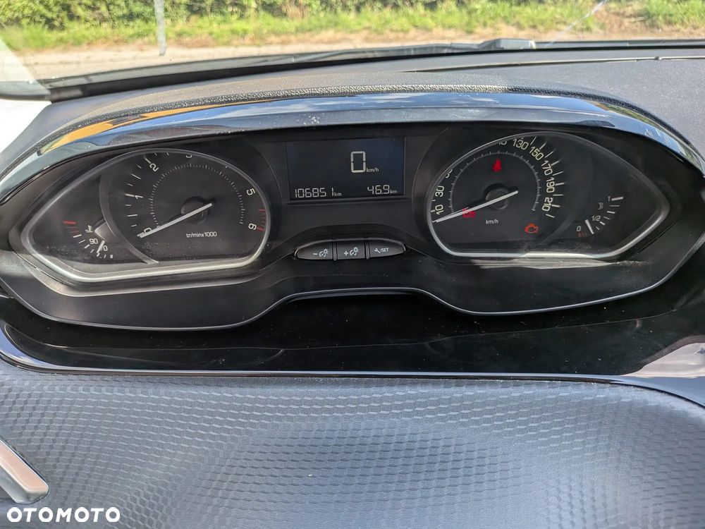 Peugeot 208 Blue-HDi 100 Stop&Start Allure - 14