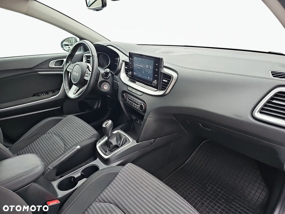 Kia Ceed 1.5 T-GDI M - 23
