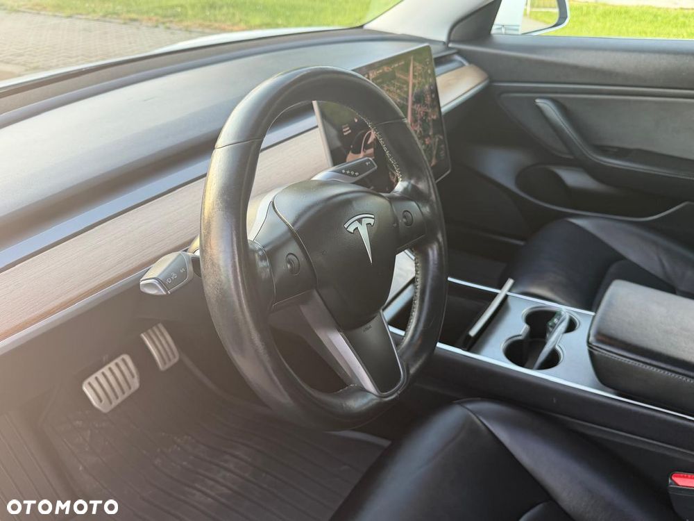 Tesla Model 3 - 35