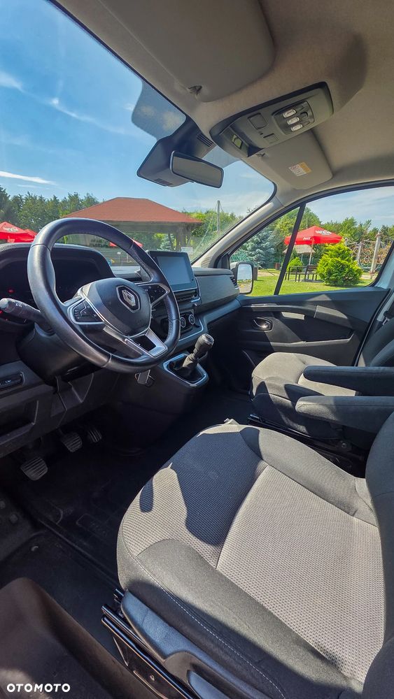 Renault Trafic 2.0 dCi - 11