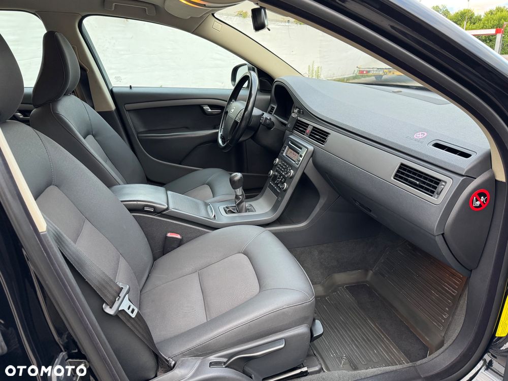 Volvo V70 2.0 Kinetic - 13