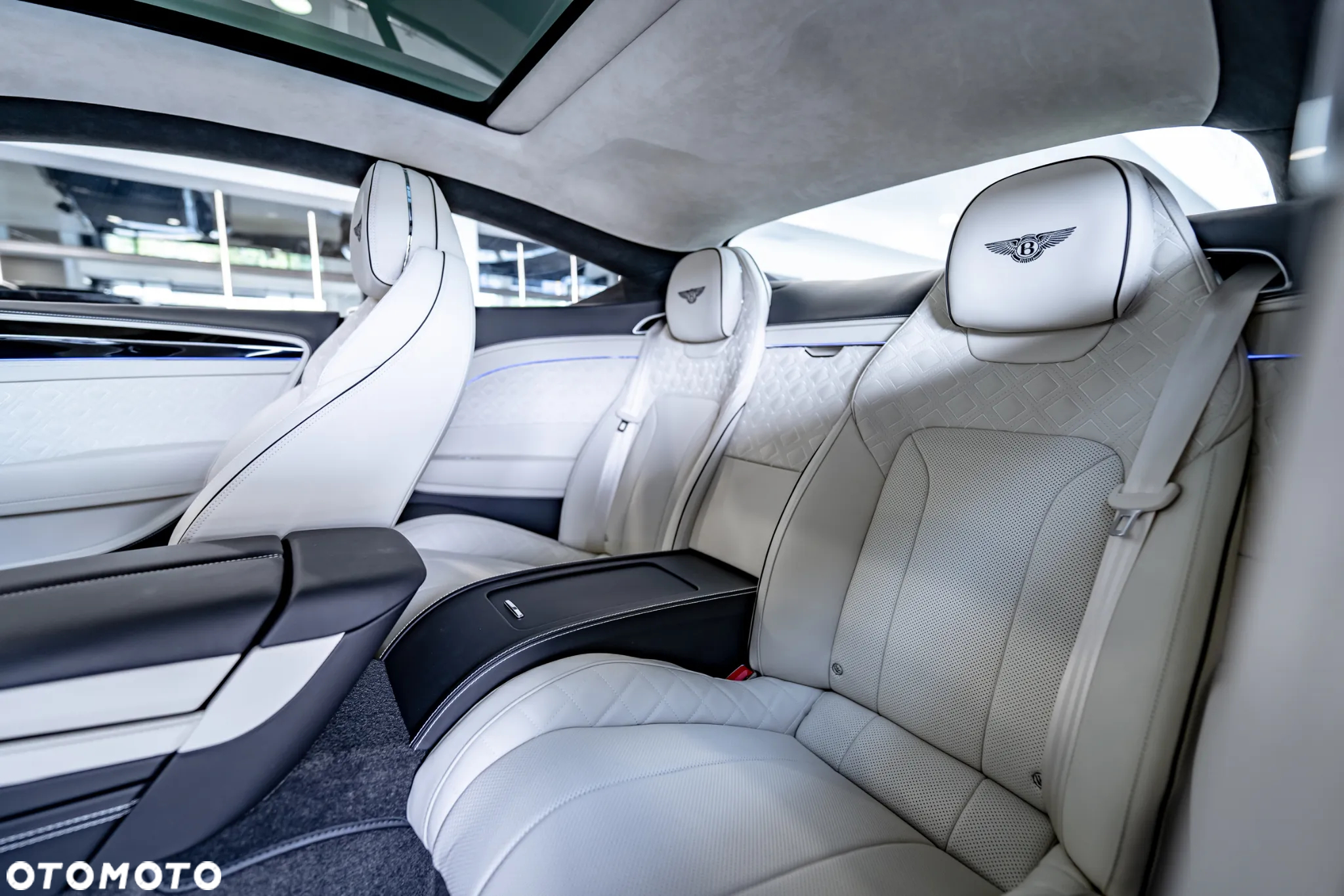 Bentley Continental GT New V8 - 39