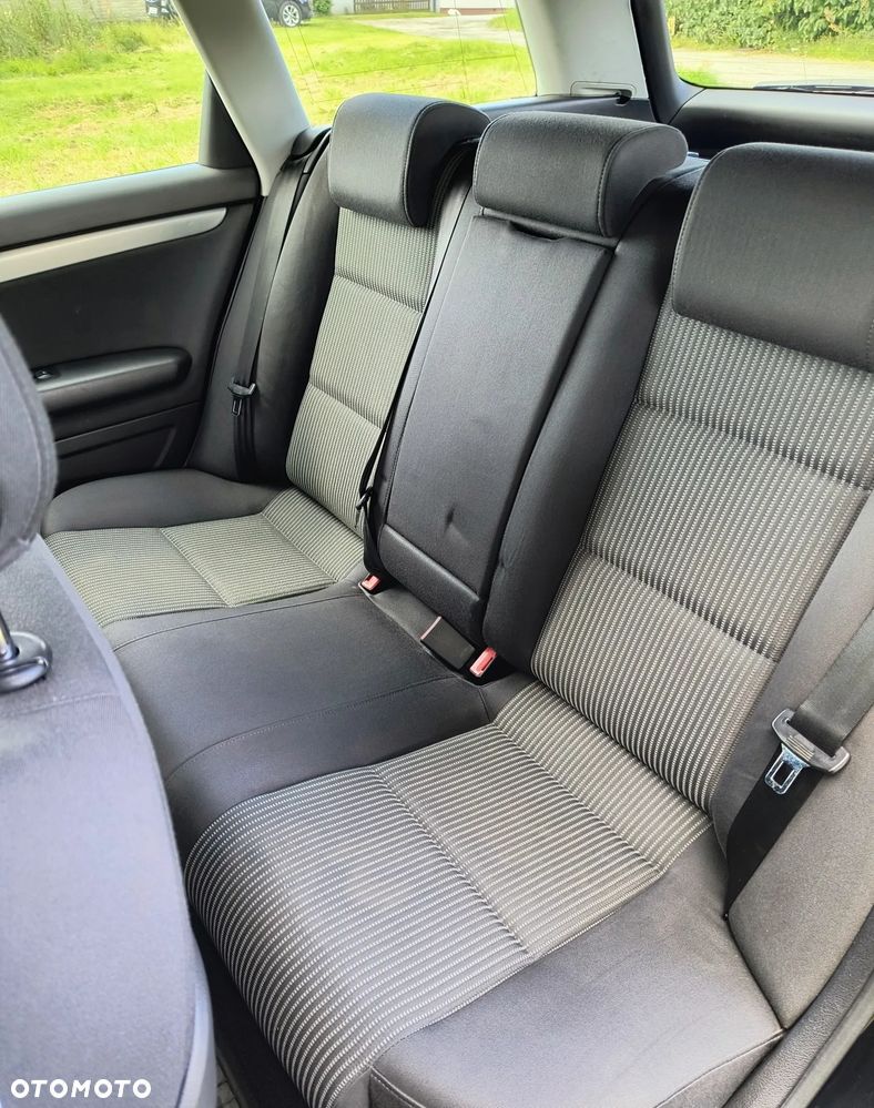 Audi A4 Avant 2.0 TDI - 14
