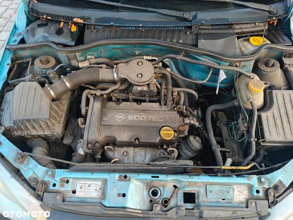 Opel Corsa 1.2 16V - 9