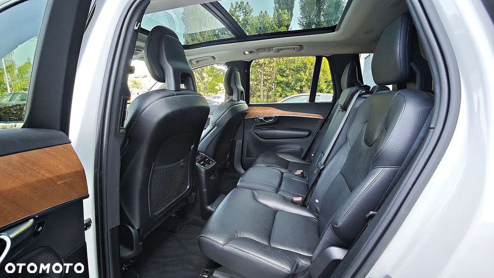 Volvo XC 90 - 23