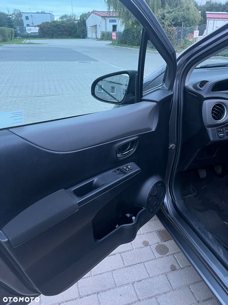 Toyota Yaris 1.0 Premium - 8
