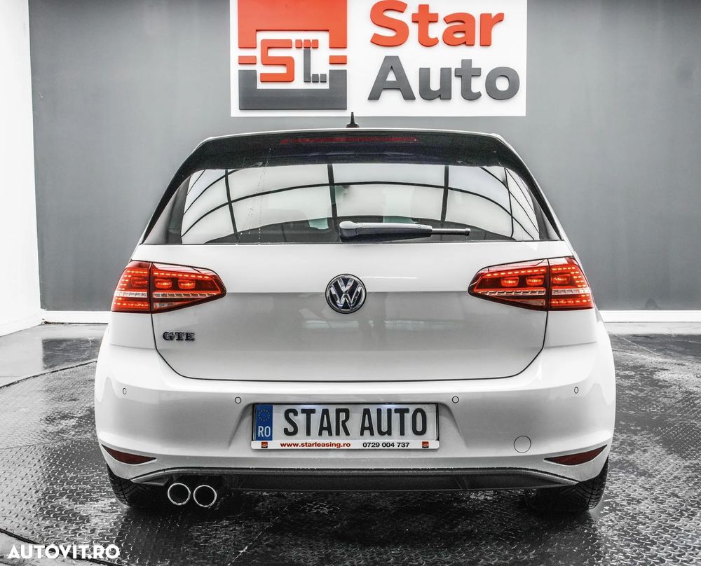 Volkswagen Golf - 6