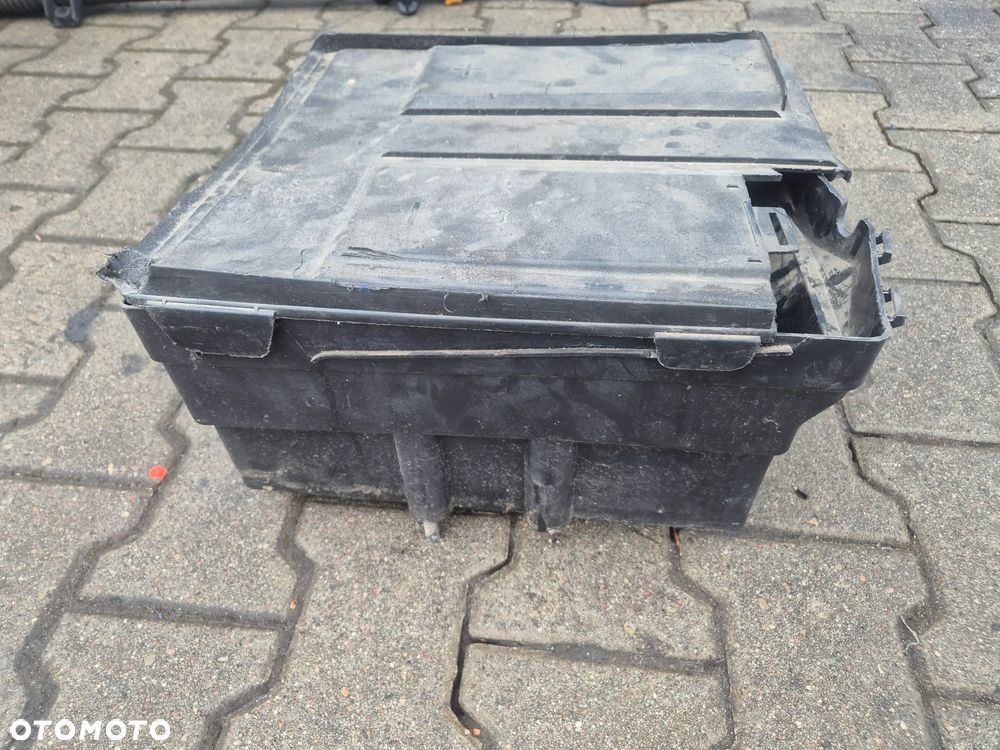 SKRZYNKA AKUMLATORA FORD TRANSIT CUSTOM I  MK8  12r.+ - 2