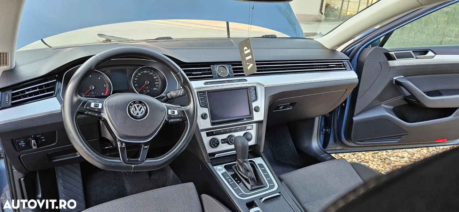 Volkswagen Passat Variant 1.6 TDI SCR DSG Conceptline - 25