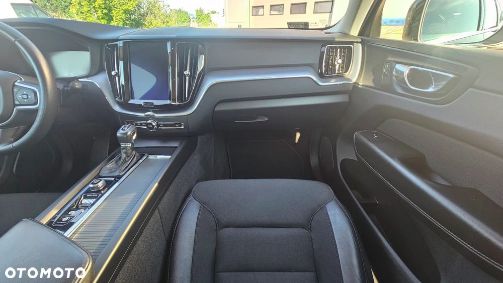 Volvo XC 60 T5 GPF AWD Momentum - 12