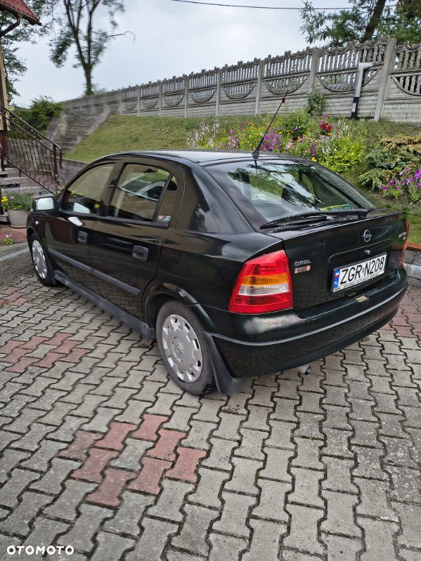 Opel Astra 1.4 GL / Club - 3