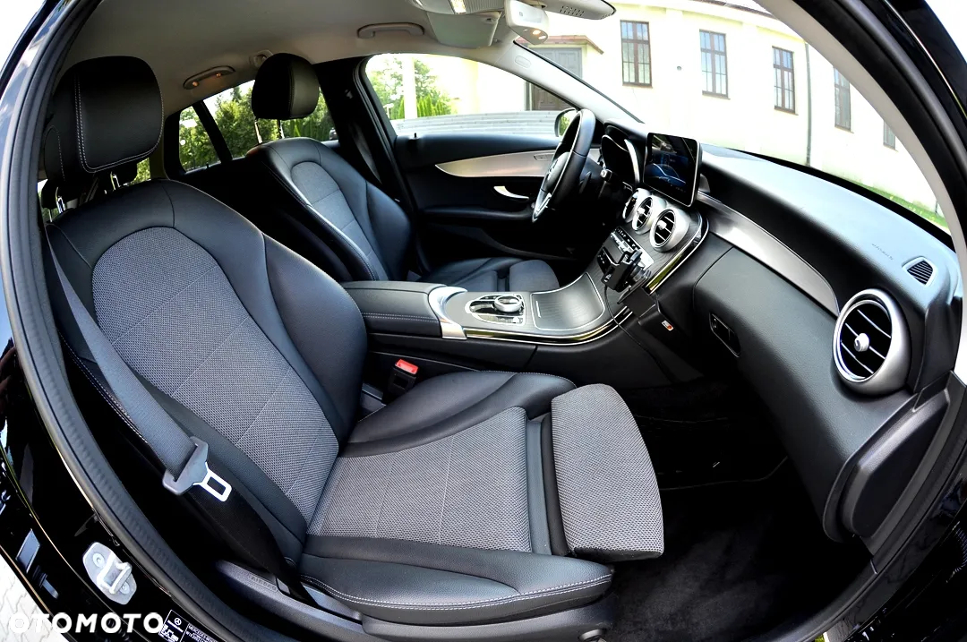 Mercedes-Benz Klasa C 220 d T 9G-TRONIC AMG Line - 21