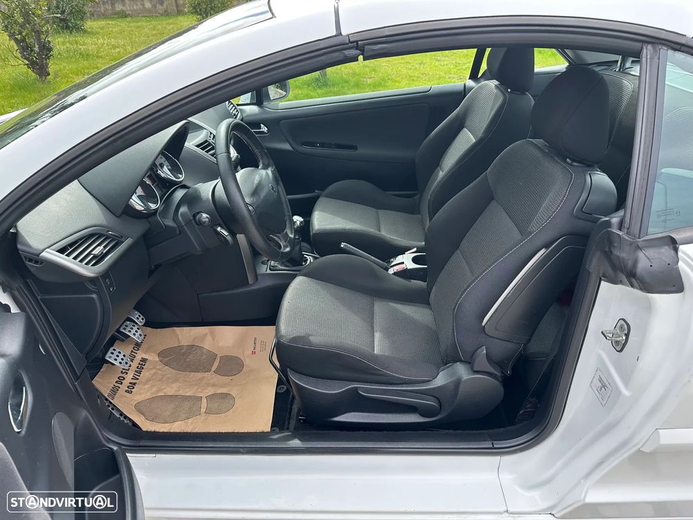 Peugeot 207 CC 1.6 SE 200 Anos - 23