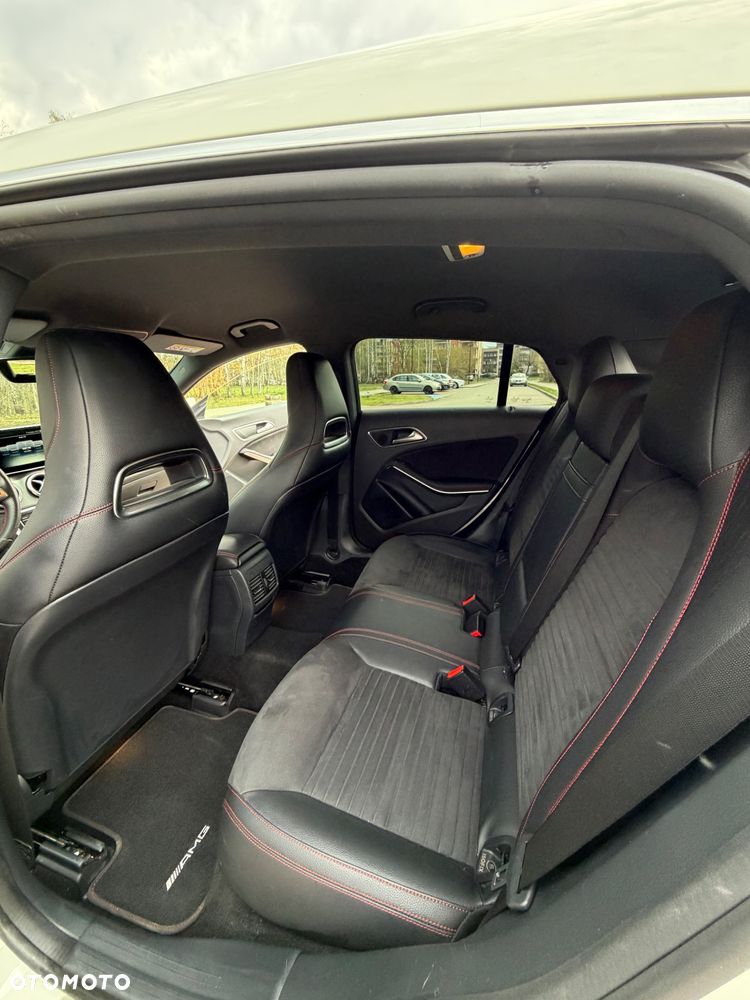 Mercedes-Benz CLA 200 7G-DCT AMG Line - 18