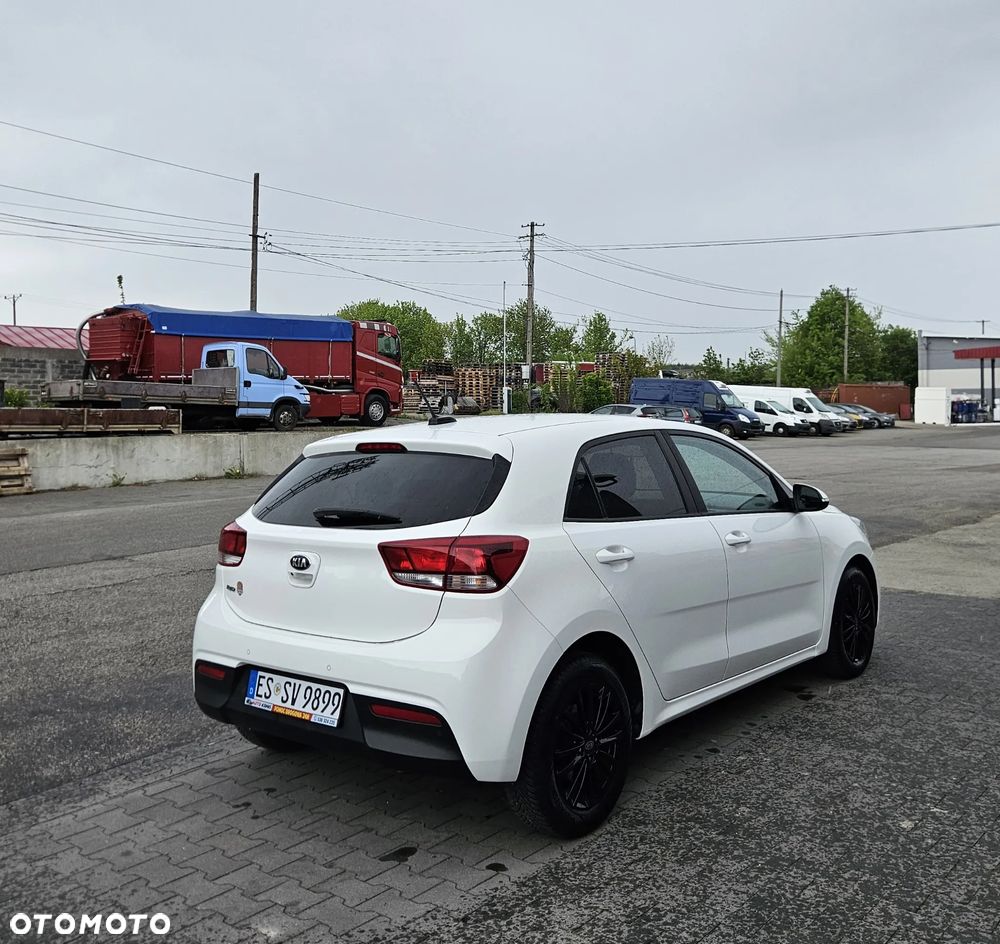 Kia Rio - 6