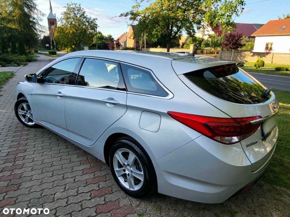 Hyundai i40 Kombi blue 1.6 Classic - 19
