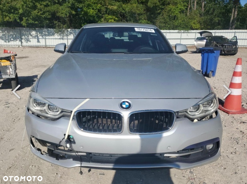 BMW Seria 3 330i - 18