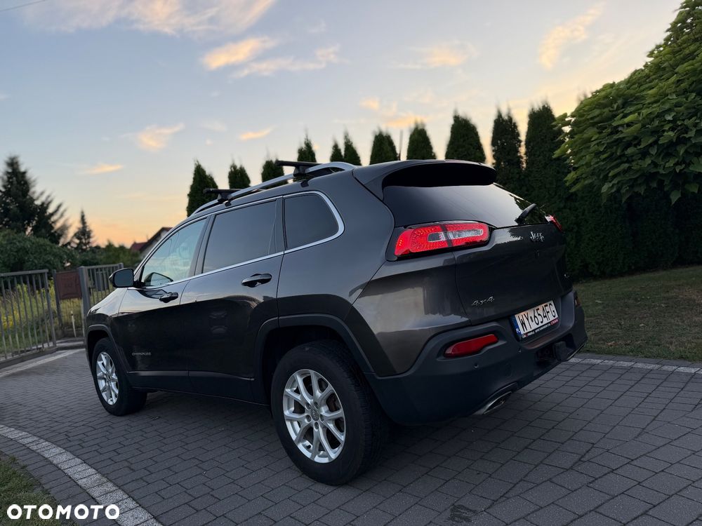 Jeep Cherokee - 16