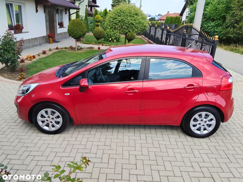 Kia Rio 1.2 Dream Team Edition - 4