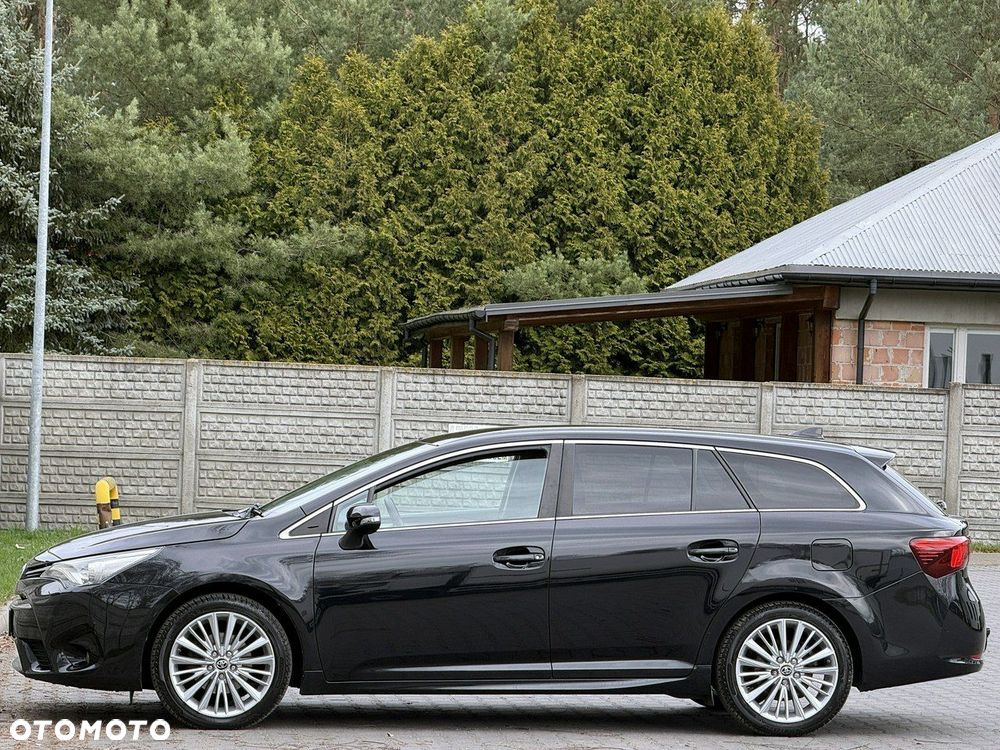 Toyota Avensis 1.8 Premium - 36
