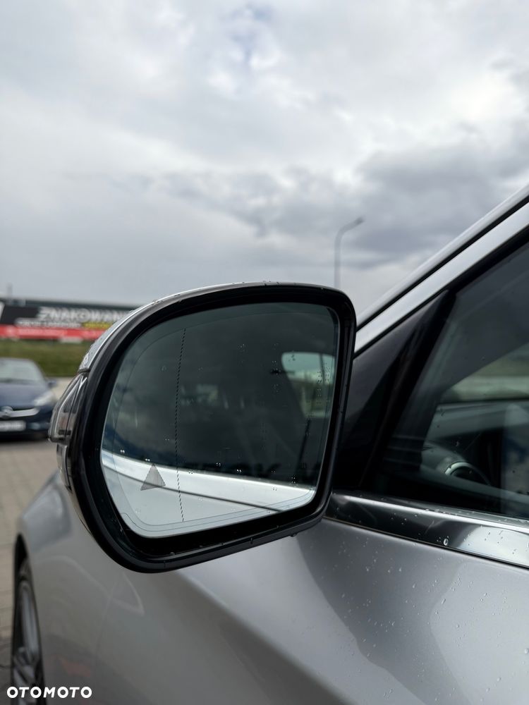 Mercedes-Benz Klasa E 220 d 4-Matic 9G-TRONIC - 27