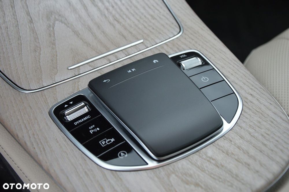 Mercedes-Benz CLS 300 d 4-Matic AMG - 20