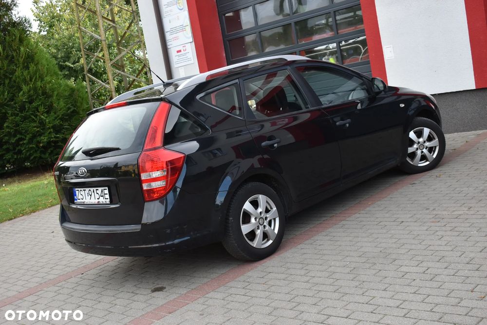 Kia Ceed - 4
