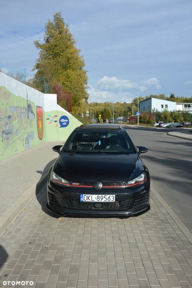 Volkswagen Golf - 9