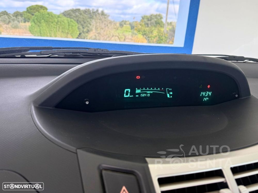 Toyota Yaris 1.0 VVT-i - 10