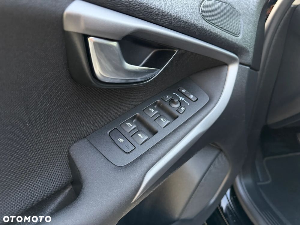 Volvo V40 D2 Geartronic Momentum - 27