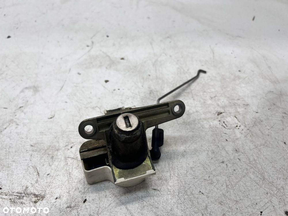 WKŁADKA KLAPY TYŁ AUDI A3 8L 8D9827573A - 1