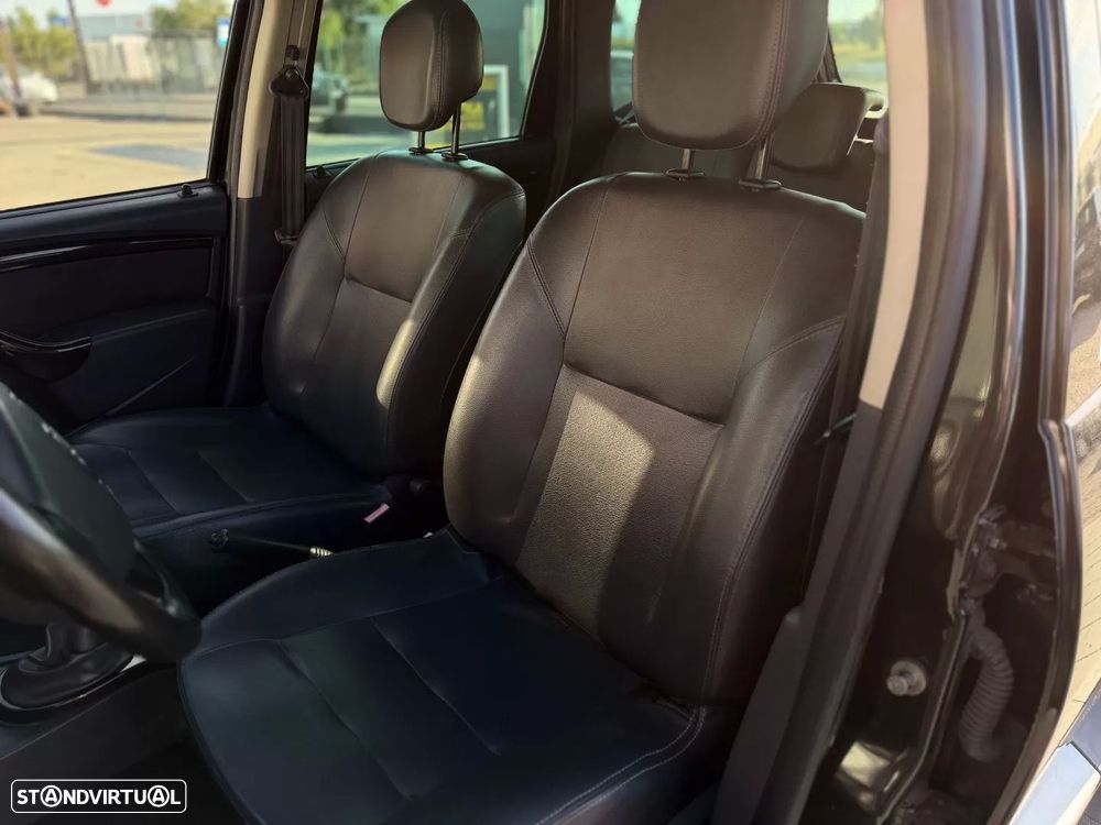 Dacia Duster 1.5 dCi Prestige — fotografia 12