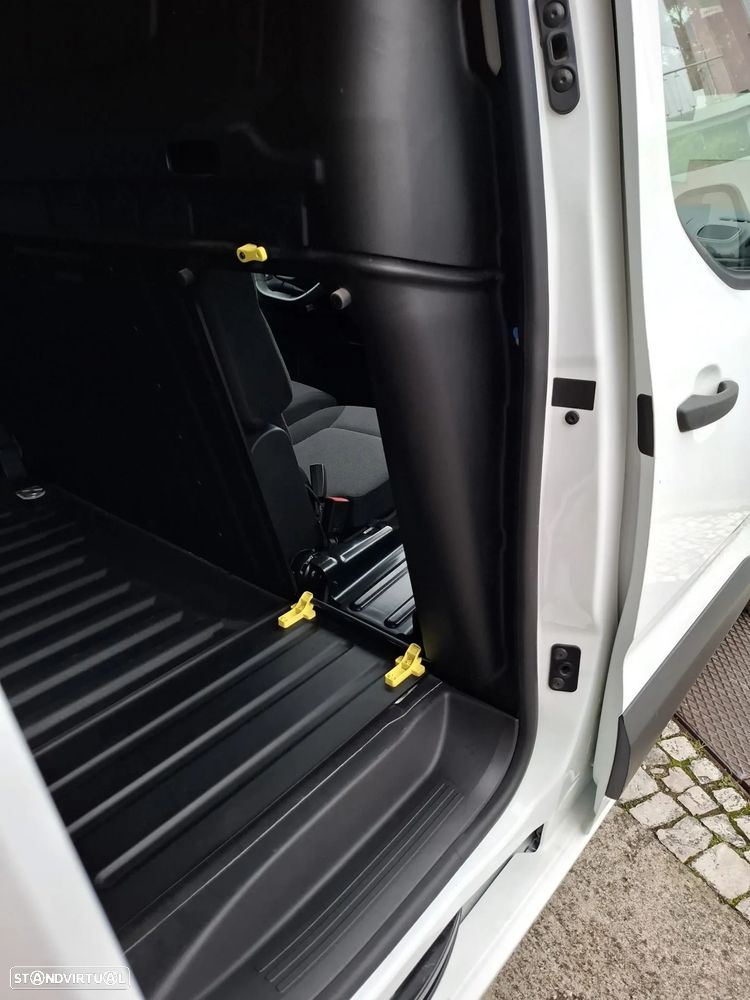 Peugeot Partener  1.5 Blue HDI Pro Standard 3 lugares - 28