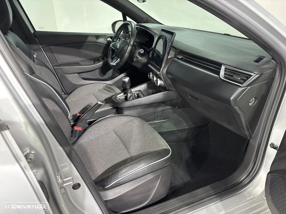 Renault Clio - 10