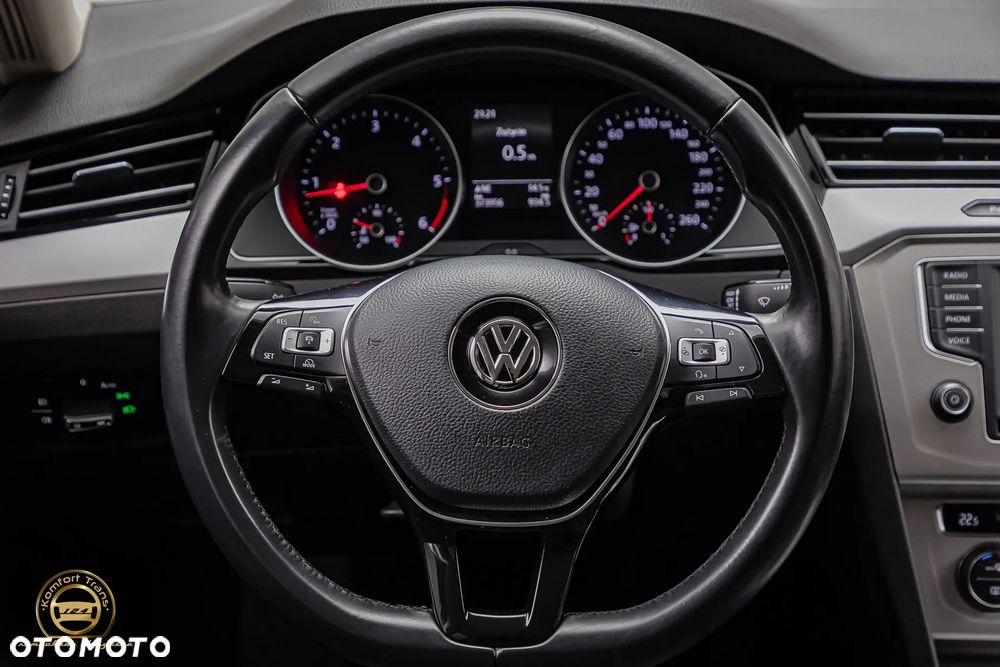 Volkswagen Passat 2.0 TDI BMT Comfortline - 21