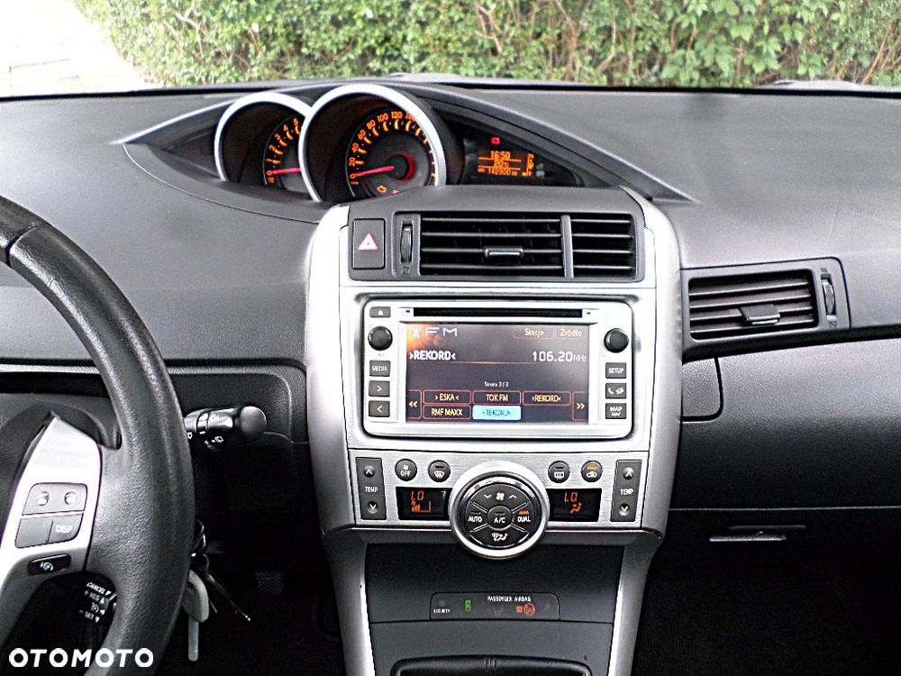 Toyota Verso 1.8 5-Sitzer Executive - 13